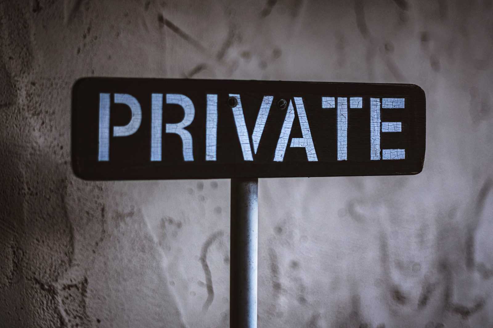 Private sign